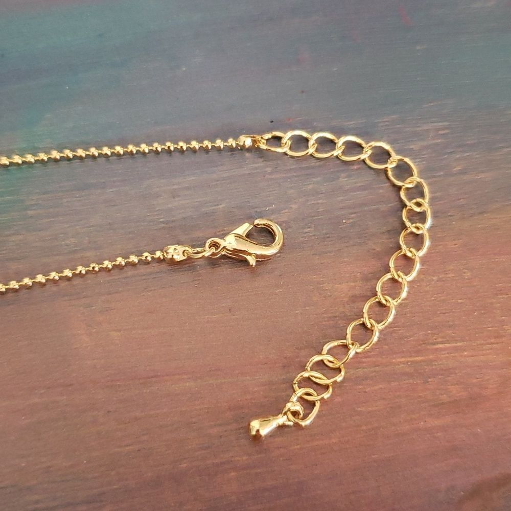 NWT Gorgeous Asymmetrical Heart Shaped Sparkly Pendant Necklace - Picture 8 of 8